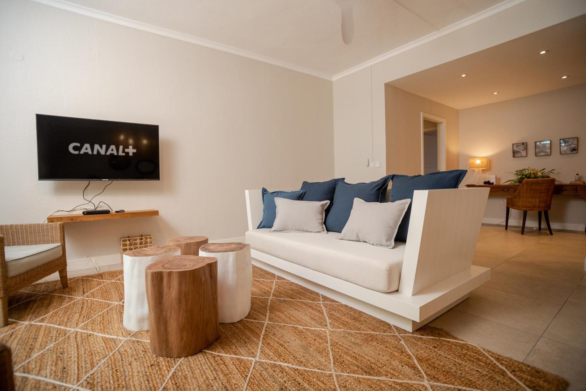 Blue Coral Beachfront Penthouse Flic en Flac Экстерьер фото